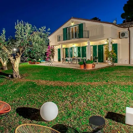 Lucente 6&2, Emma Silvi Paese