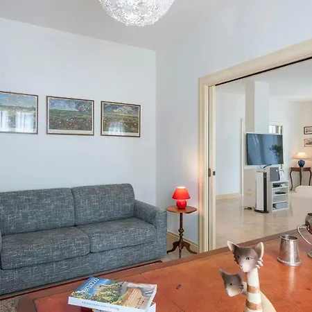 Villa Lucente 6&2, Emma *