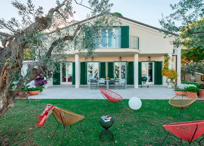 Villa Lucente 6&2, Emma